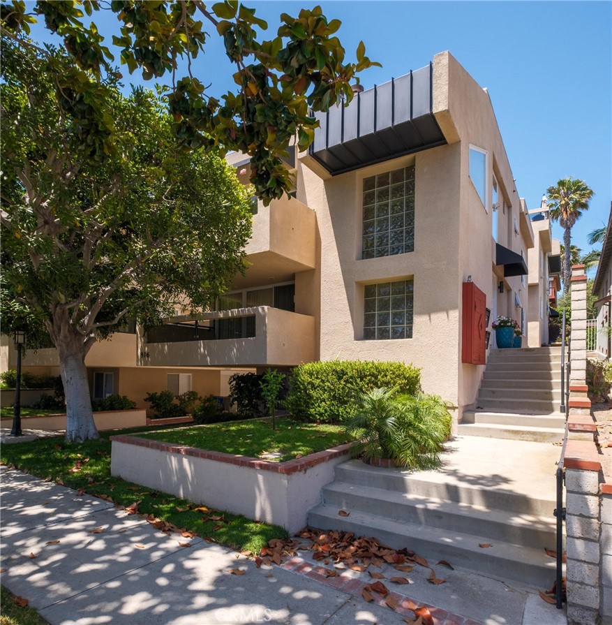 816 N Juanita B