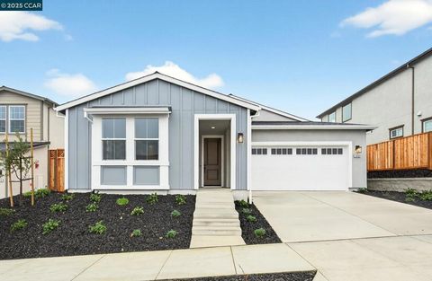 Photo of 5609 Majestic Oak Way Way, Antioch, CA 94531 (MLS # 41116347)