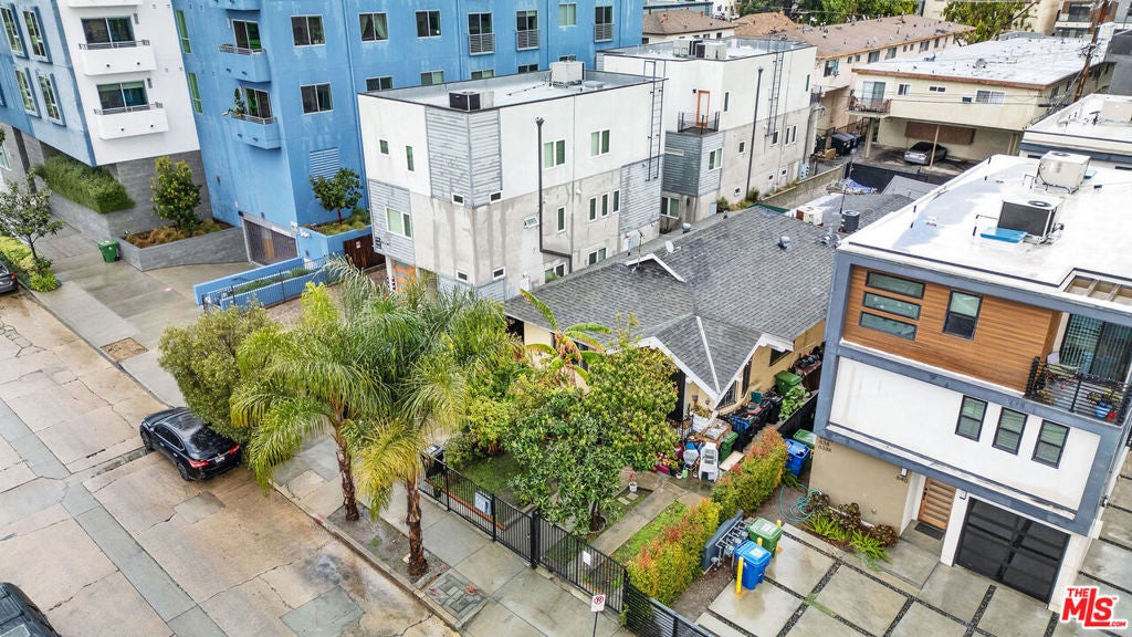 644 N Serrano Avenue