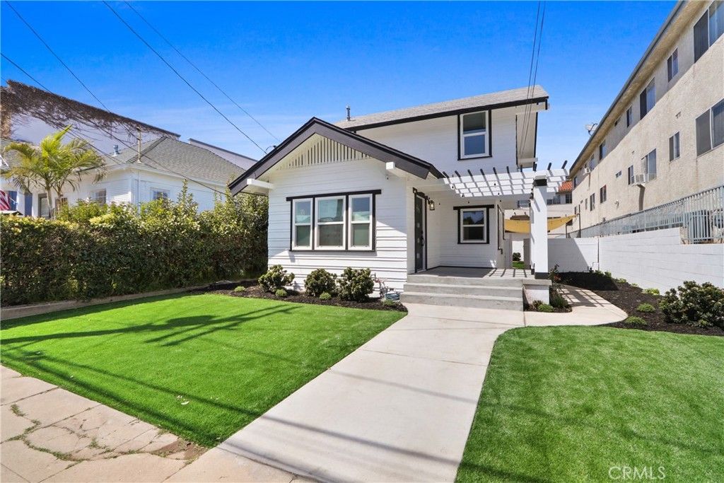 Photo of 644 W 8th St, San Pedro, CA 90731 (MLS # SB26084413)