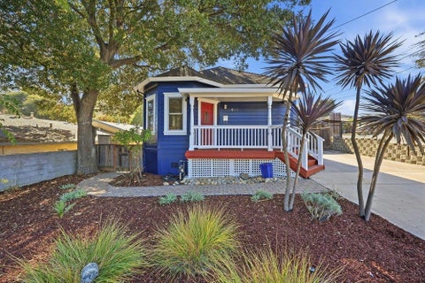 Photo of 190 Warren Avenue, Morgan Hill, CA 95037 (MLS # ML82061077)