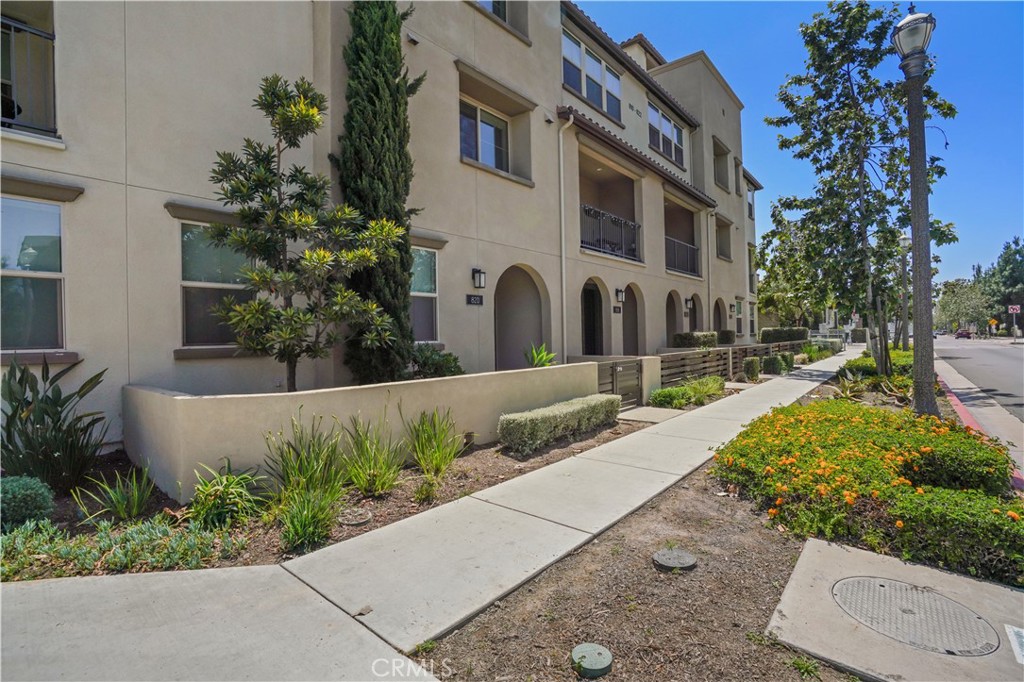 820 E Santa Ana Street