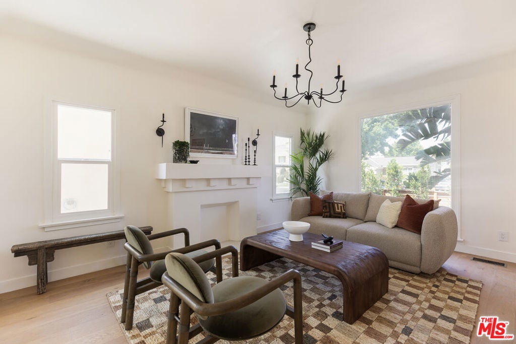 2812 Somerset Drive