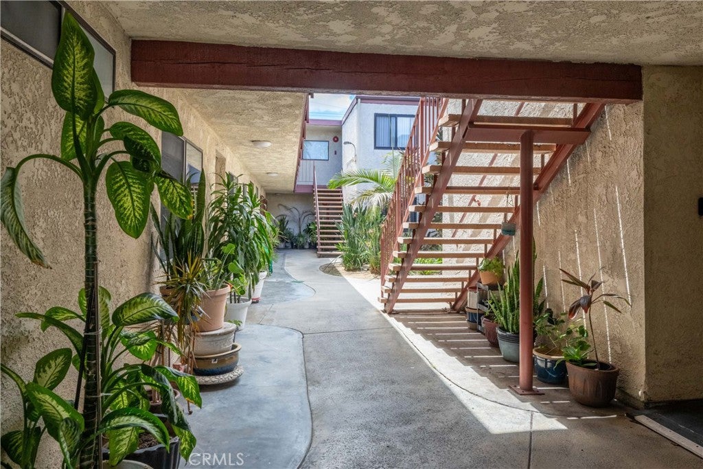 1001 Cherry AVE