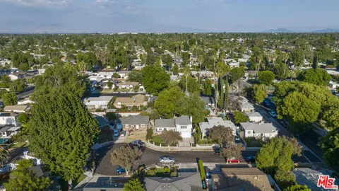 7732 Garden Grove Avenue, Reseda, CA 91335 - MLS#: 25590563