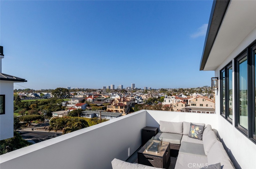 Corona del Mar South of PCH (CDMS) - Residential Lease