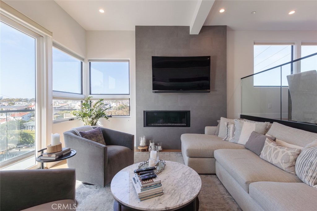 Corona del Mar South of PCH (CDMS) - Residential Lease