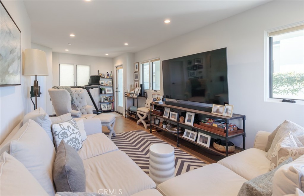 Corona del Mar South of PCH (CDMS) - Residential Lease