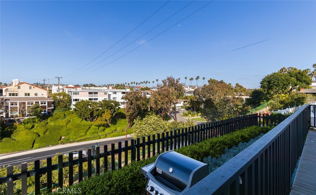 Corona del Mar South of PCH (CDMS) - Residential Lease