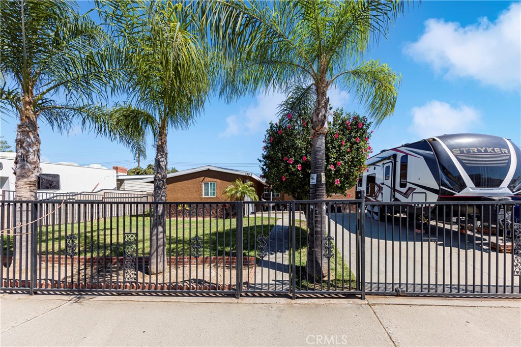 750 N Del Norte Avenue