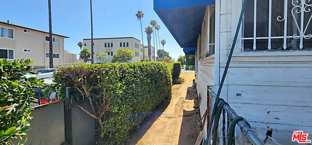 184 S Harvard Boulevard