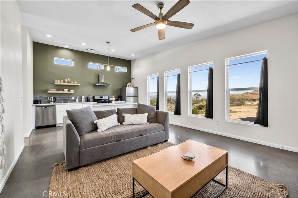 Properties 4 7276 Encina Road