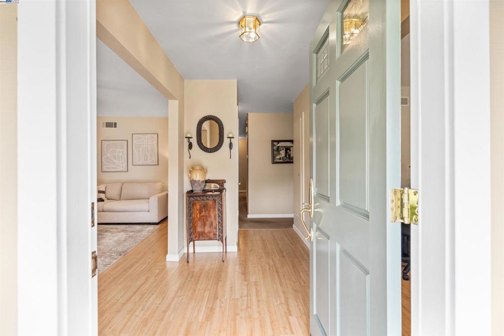 LOS ALTOS HGHTS - Residential