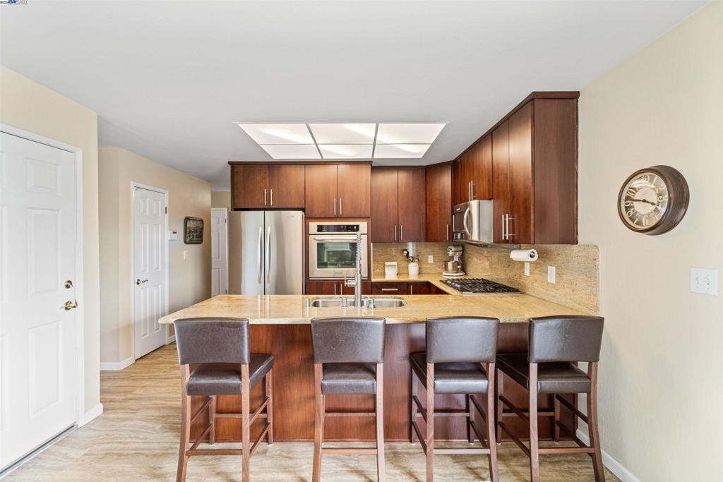 LOS ALTOS HGHTS - Residential