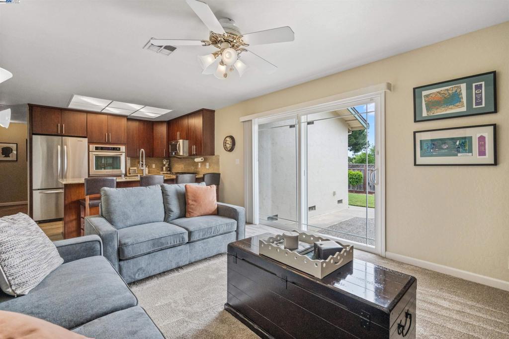 LOS ALTOS HGHTS - Residential