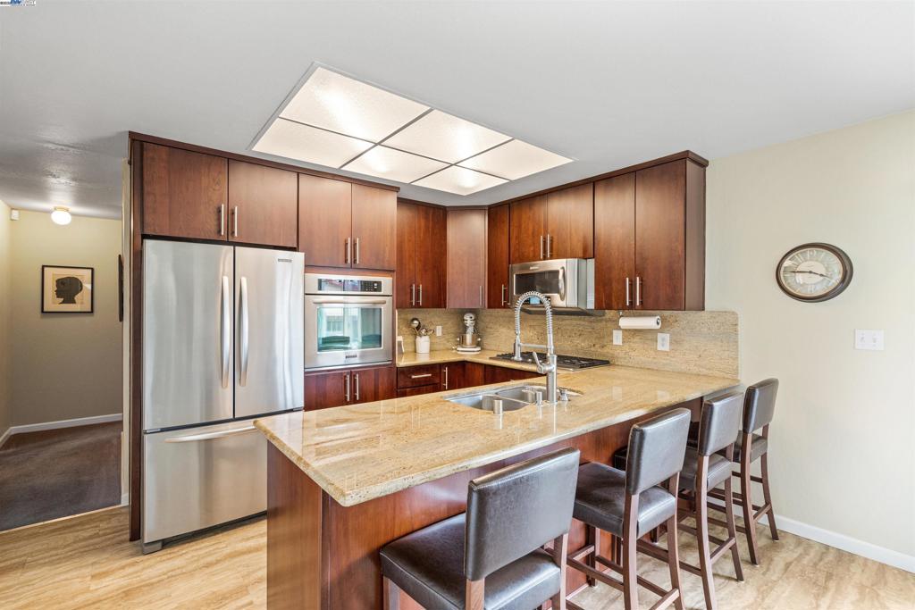 LOS ALTOS HGHTS - Residential