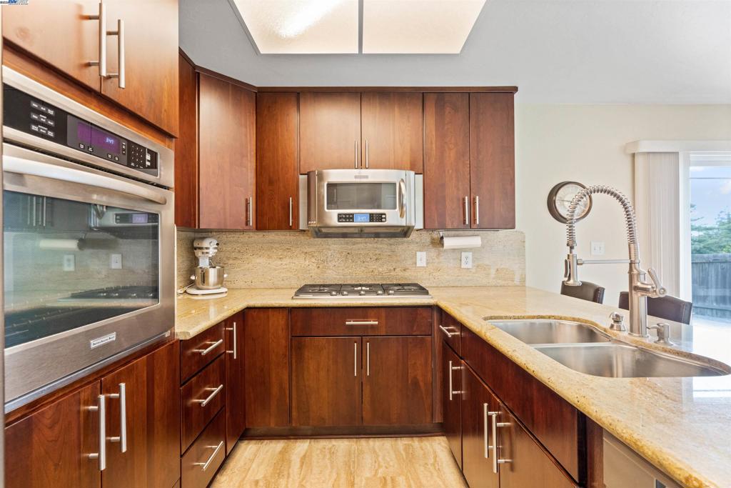 LOS ALTOS HGHTS - Residential