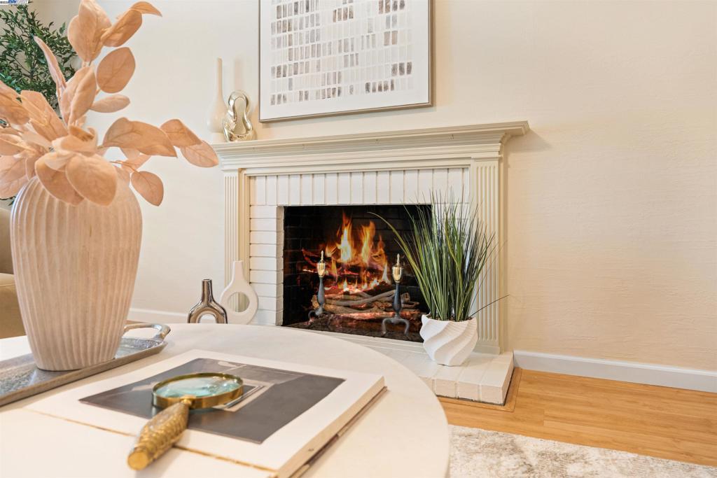 LOS ALTOS HGHTS - Residential