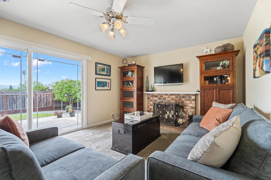 LOS ALTOS HGHTS - Residential
