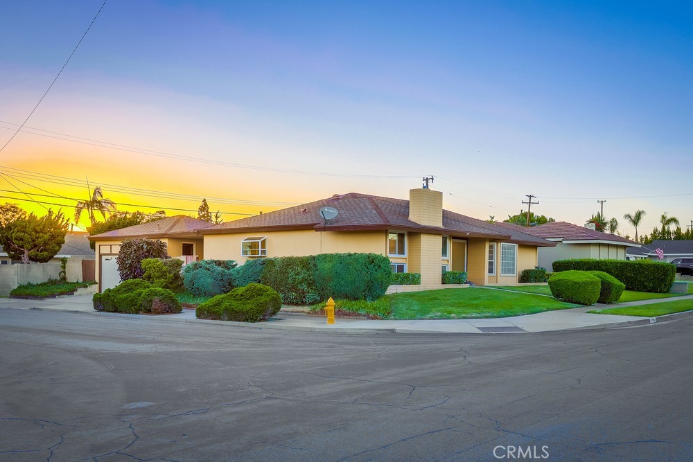 4661 Casa Oro Drive