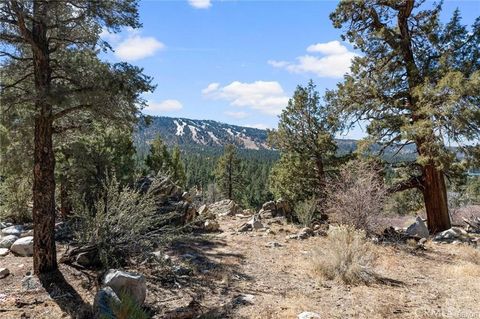 Photo of 42565 Pegasus Way, Big Bear Lake, CA 92315 (MLS # EV24032569)