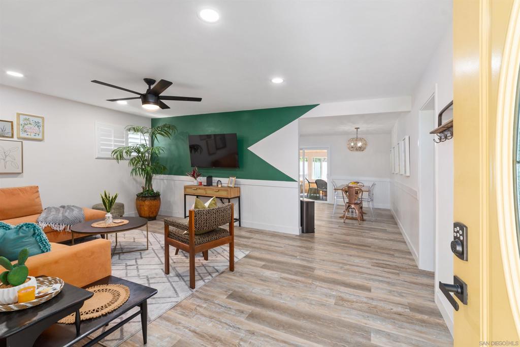 3245 Carolyn Dr