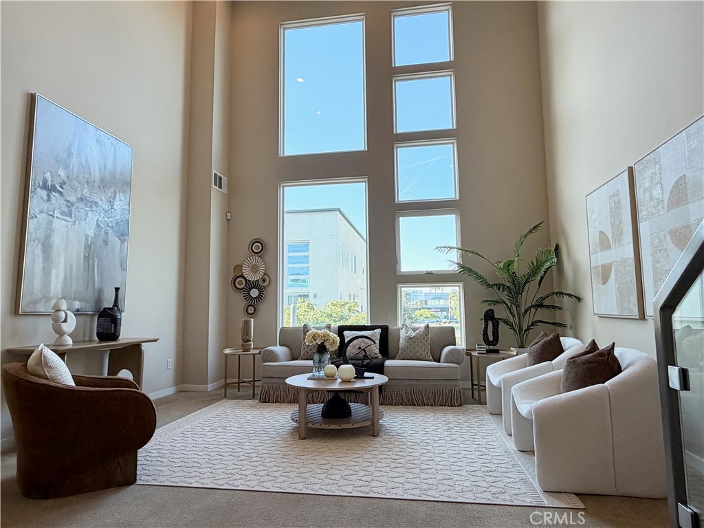 1508 W Artesia Square B