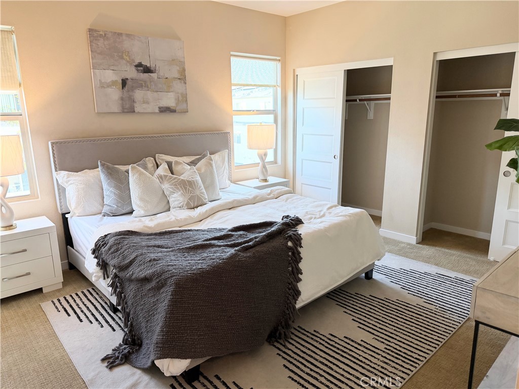 1508 W Artesia Square B