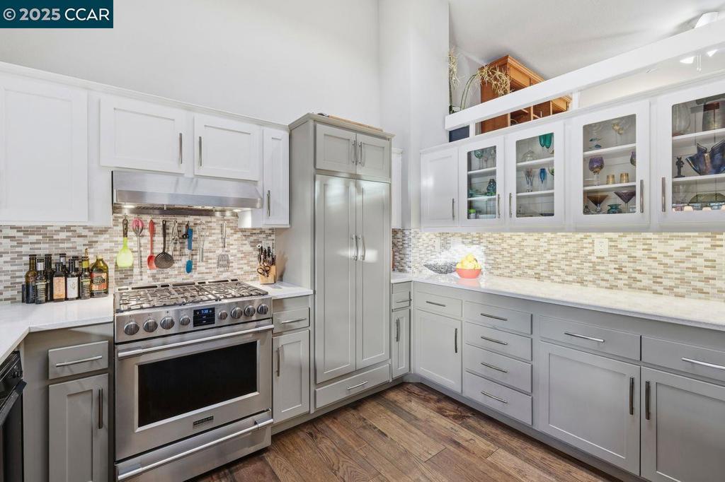 SUMMIT RIDGE - Residential