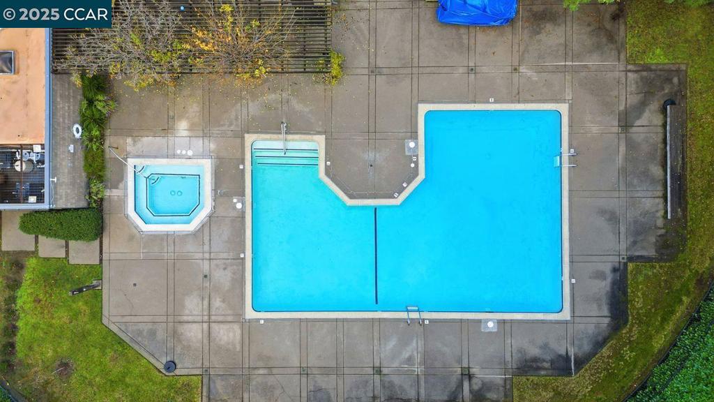 SUMMIT RIDGE - Residential