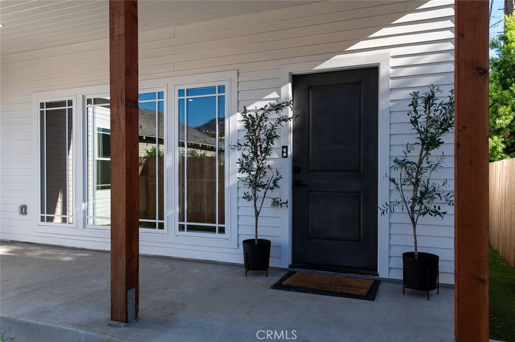 Step into this newly built ADU with its own private entrance and separate address, nestled on a quiet tree lined street in the Northwest Glendale. Enjoy a stylish, modern interior featuring functional, light filled and airy open floor plan with large living room with dining area which flows into chef's kitchen with custom cabinetry fridge and ample counter space. Two private bedrooms are good size complimented with 2 bathrooms. Step outside to your private outdoor seating area, ideal for morning coffee or evening wind-downs. Nestled in one of Glendale's most desirable neighborhoods, you're just moments from downtown Glendale, Park, Starbucks, local shops, dining, schools and Freeways. Perfect for anyone looking for peaceful retreat perfect for relaxing or working from home.