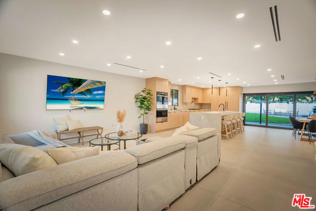 23343 Hartland Street