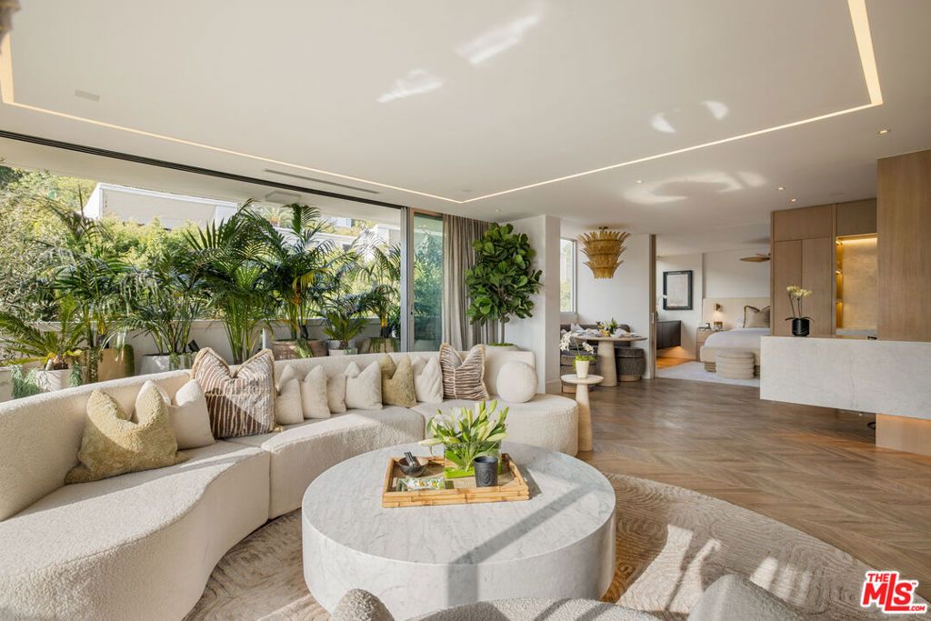 Photo of 8787 Shoreham Drive #501, West Hollywood, CA 90069 (MLS # 25497775)