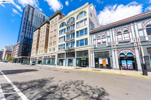 Photo of 330 13Th St #1A, Oakland, CA 94612 (MLS # 41130320)