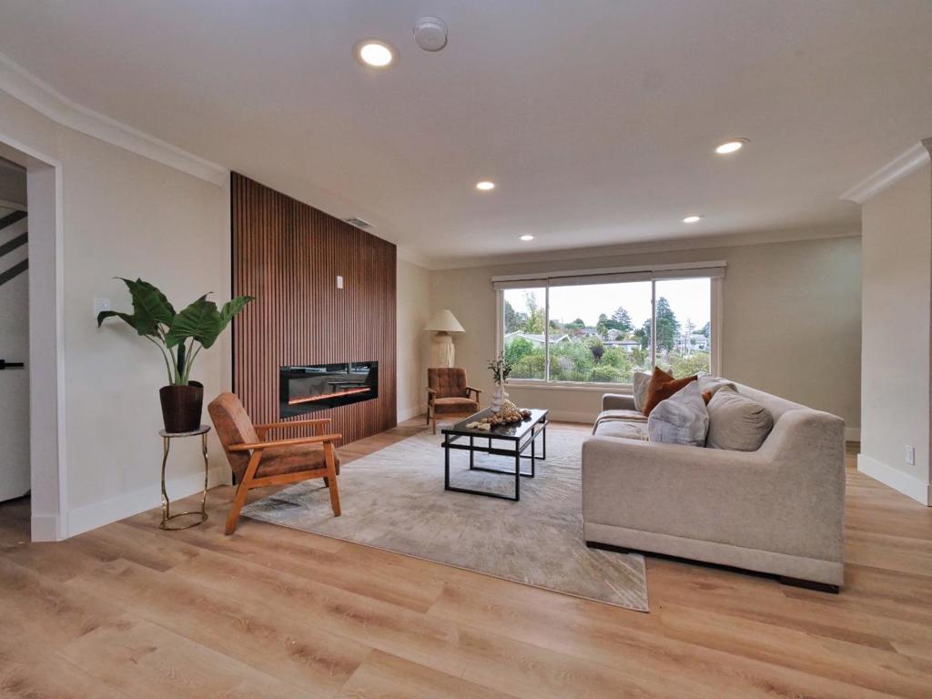 7433 Moeser Lane