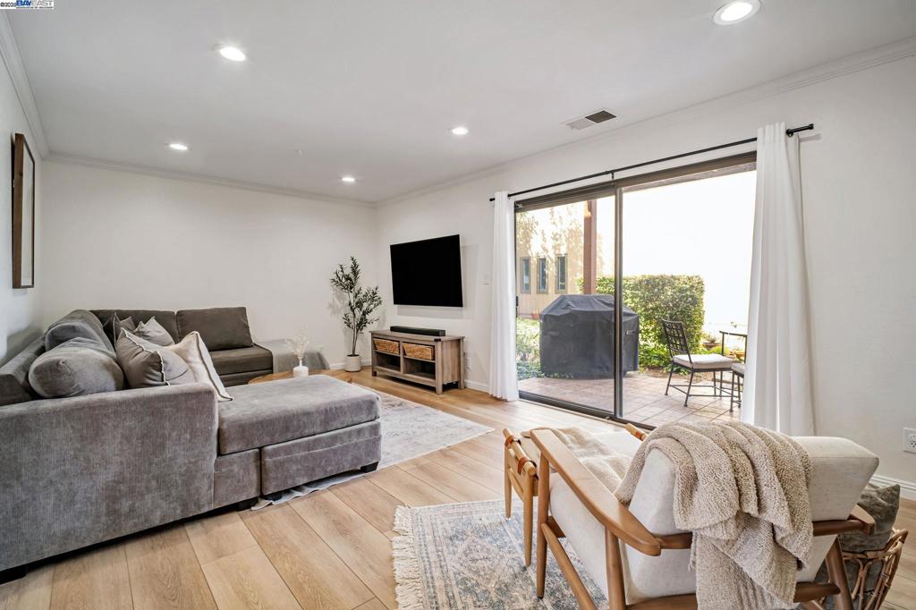 CASTRO VALLEY - Residential