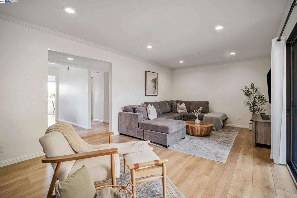 CASTRO VALLEY - Residential