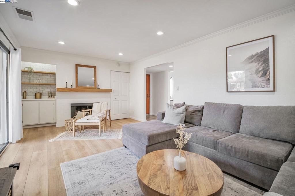 CASTRO VALLEY - Residential