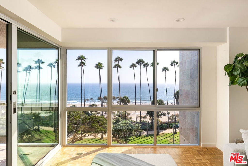 515 Ocean Avenue 701S