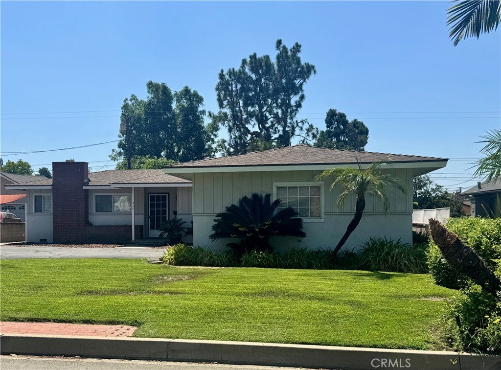 434 E Carroll
