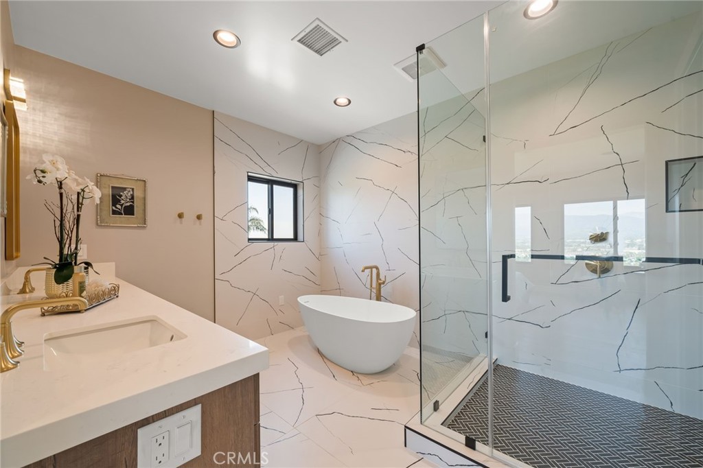 Chino Hills, California, 91709, United States, 5 Bedrooms Bedrooms, ,5 BathroomsBathrooms,Residential,Active,2042741
