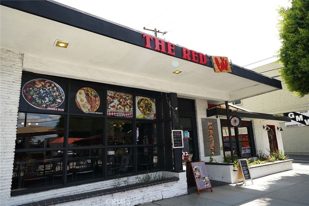 222 N Glendora Ave