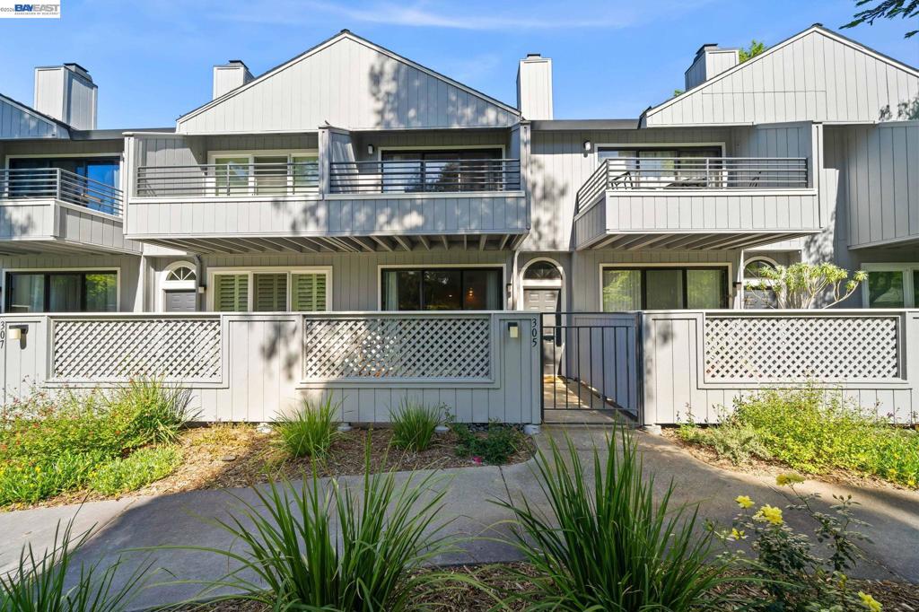 305 Rock Creek Way