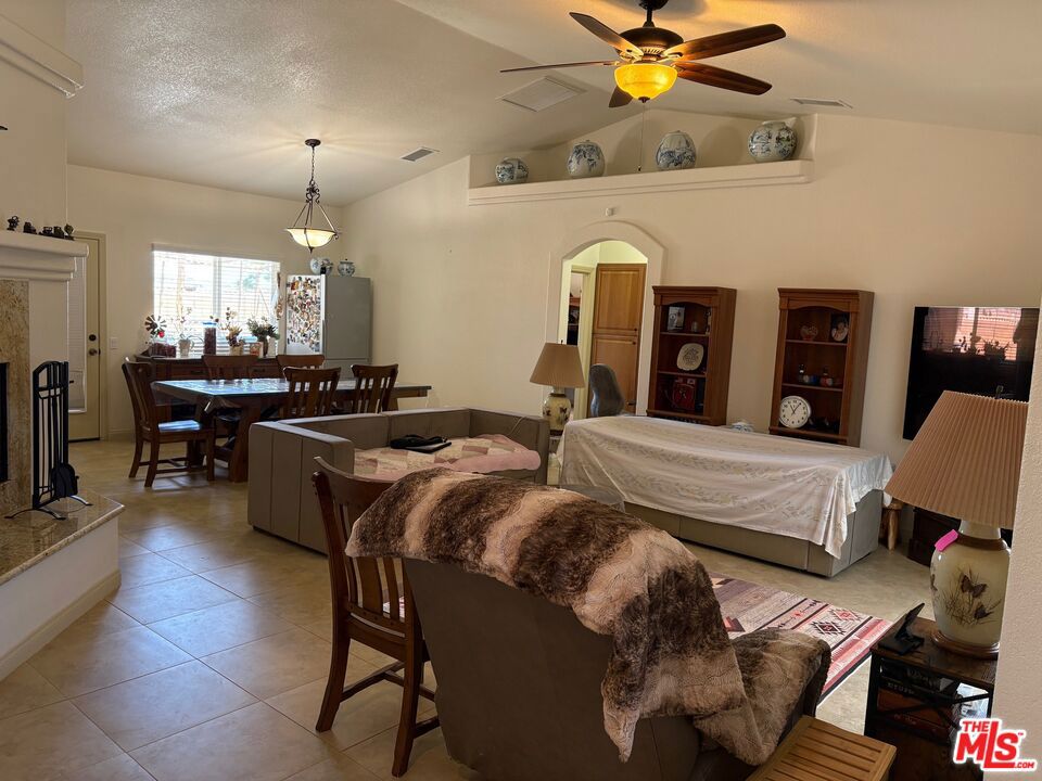 56752 Navajo Trail