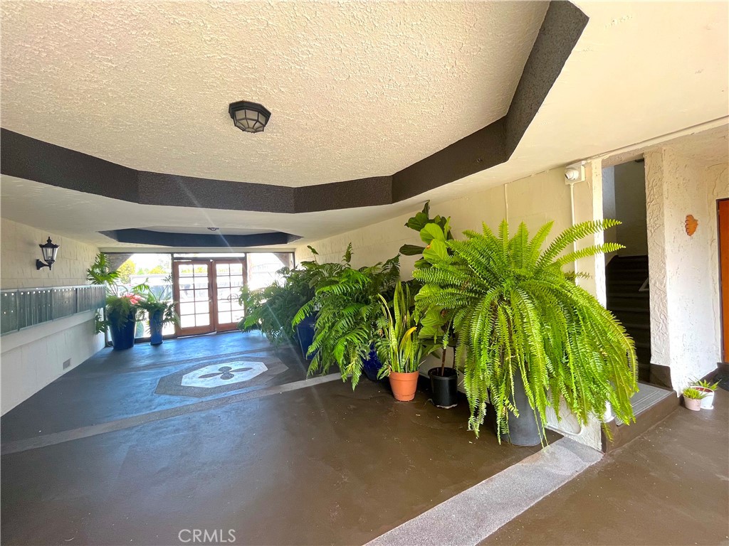 / - Residential Lease