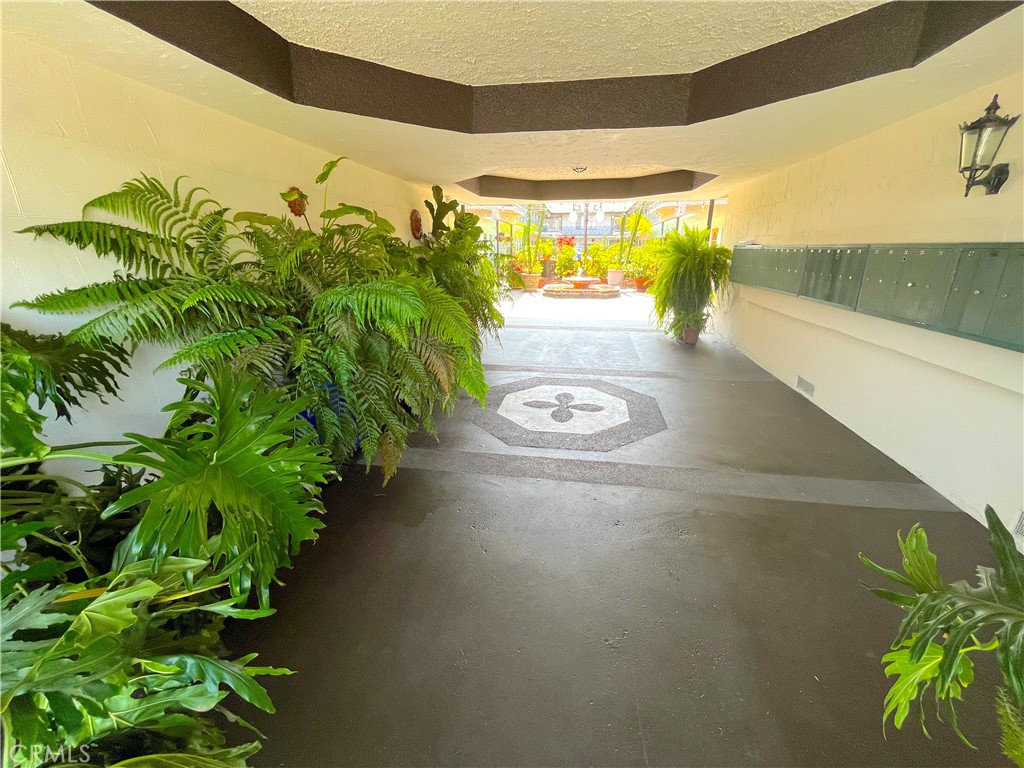 / - Residential Lease