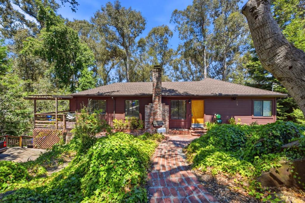 22628 Valley View Drive