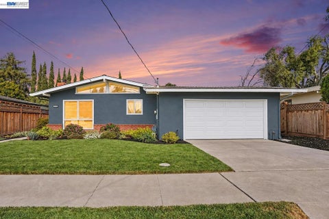 Photo of 1264 Pine St ST, Livermore, CA 94551 (MLS # 41151221)