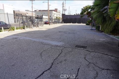 Photo of 1109 S Santa Fe Ave, Los Angeles, CA 90021 (MLS # PW25217078)