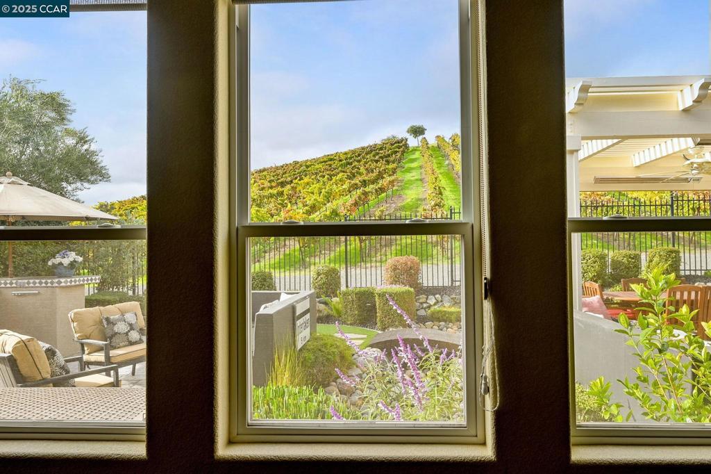 TRILOGY VINEYARDS - Residential